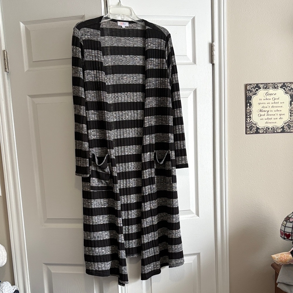 LuLaRoe Sarah cardigan. Size medium